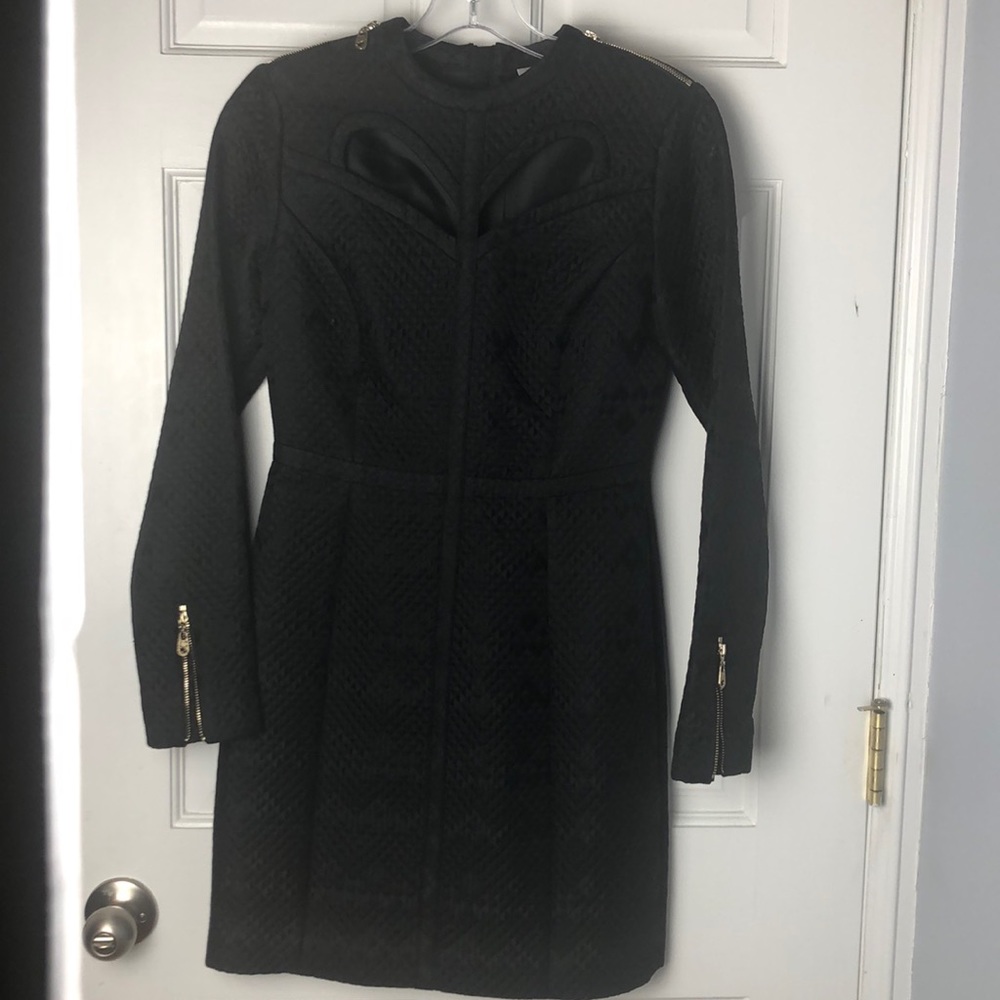 Textured Long sleeves Black dress w/ gold zippers